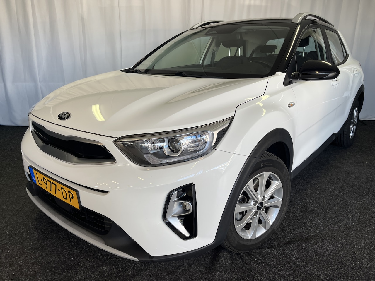 Kia Stonic - 1.0 T-GDi MHEV DynamicLine 1E EIGN/ECC/CAMERA/CRUISE/APPLE - AutoWereld.nl