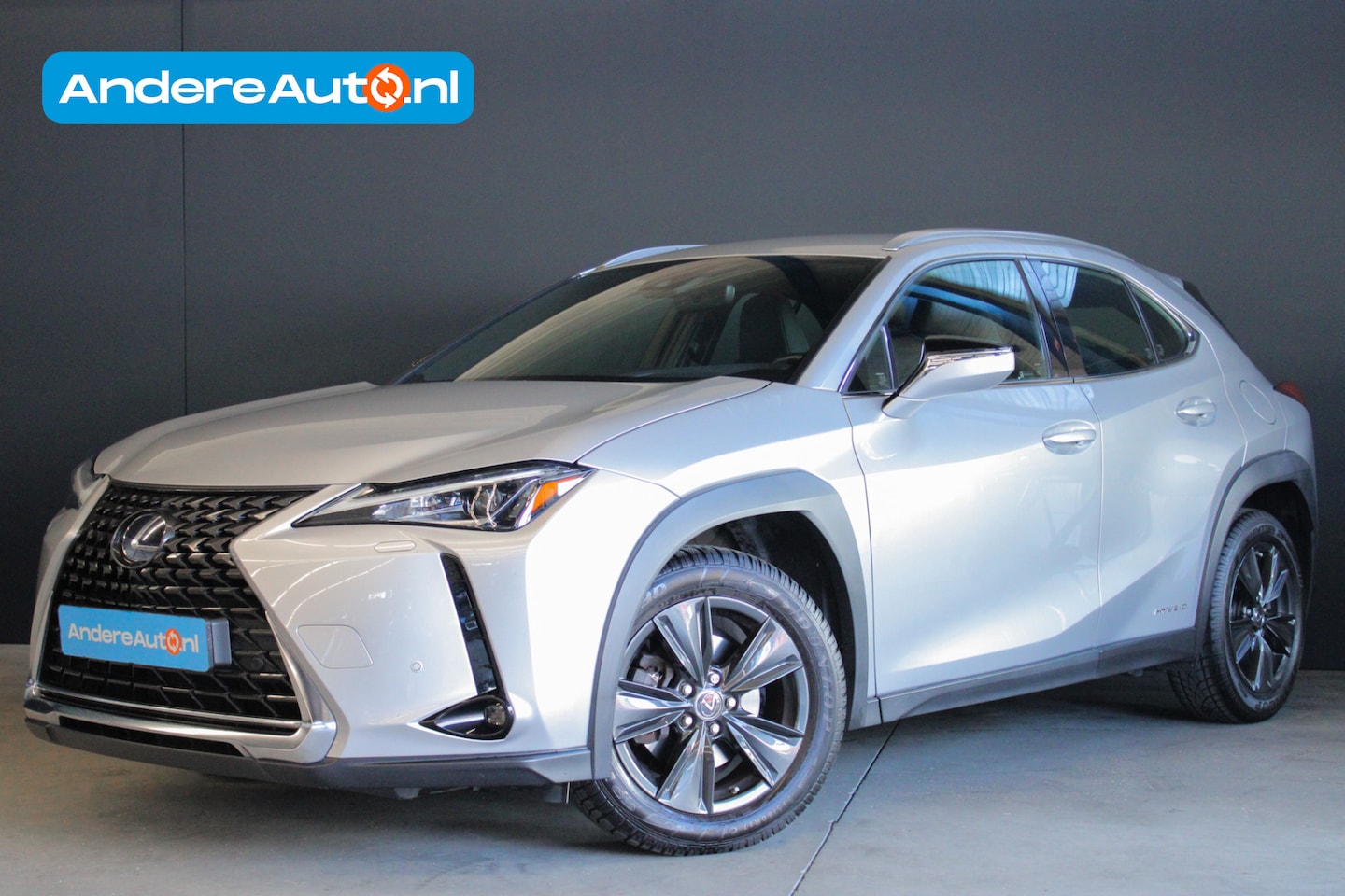 Lexus UX - 250h Business Line 250h Business Line - AutoWereld.nl