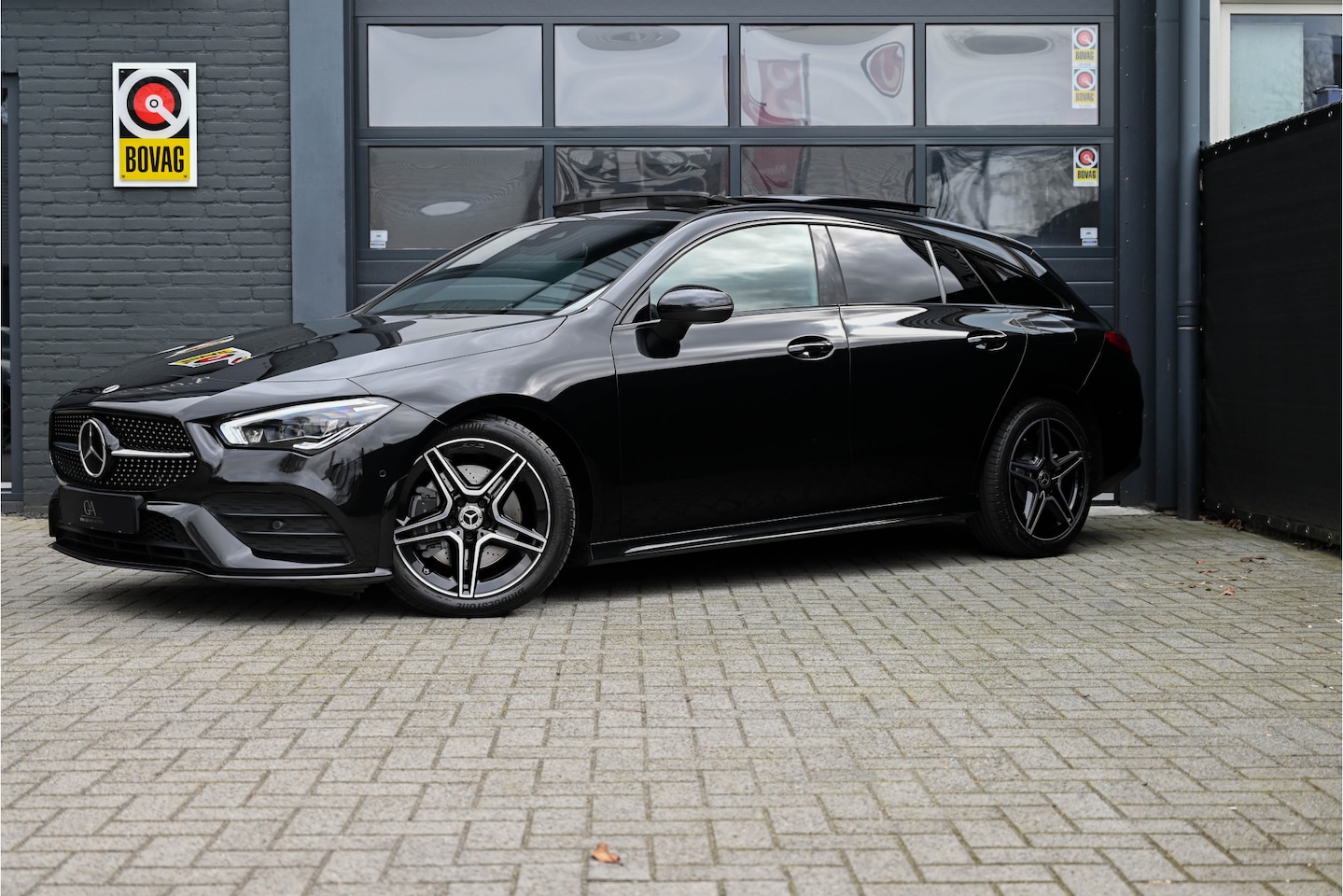 Mercedes-Benz CLA-klasse Shooting Brake - 200 Business Solution AMG PANO,Elektrische stoelen - AutoWereld.nl