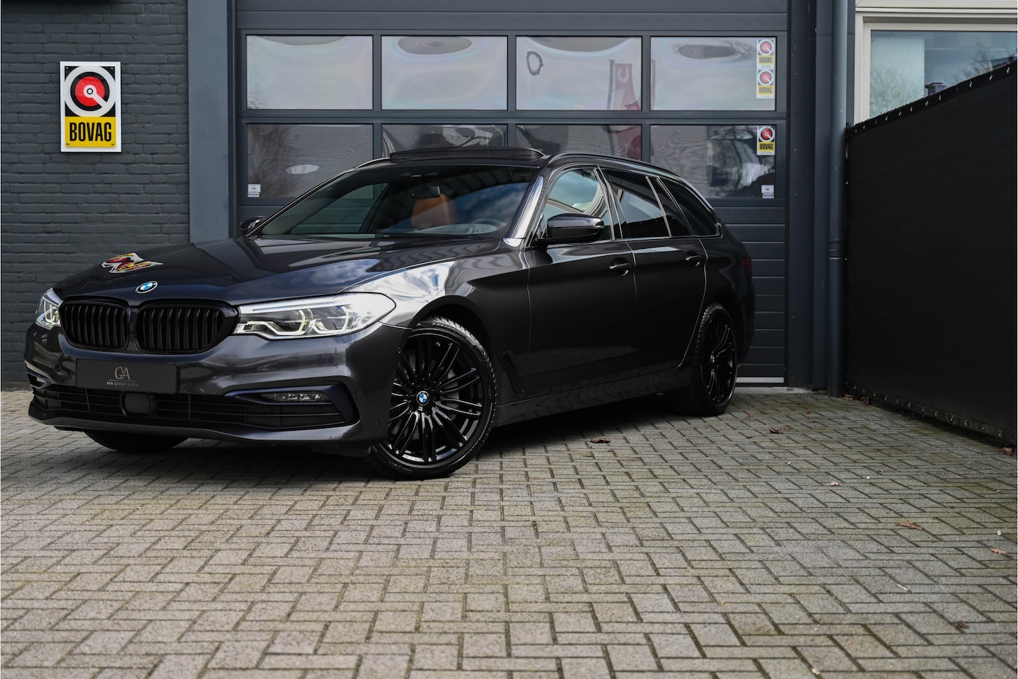 BMW 5-serie Touring - 530i High Executive PANO, - AutoWereld.nl