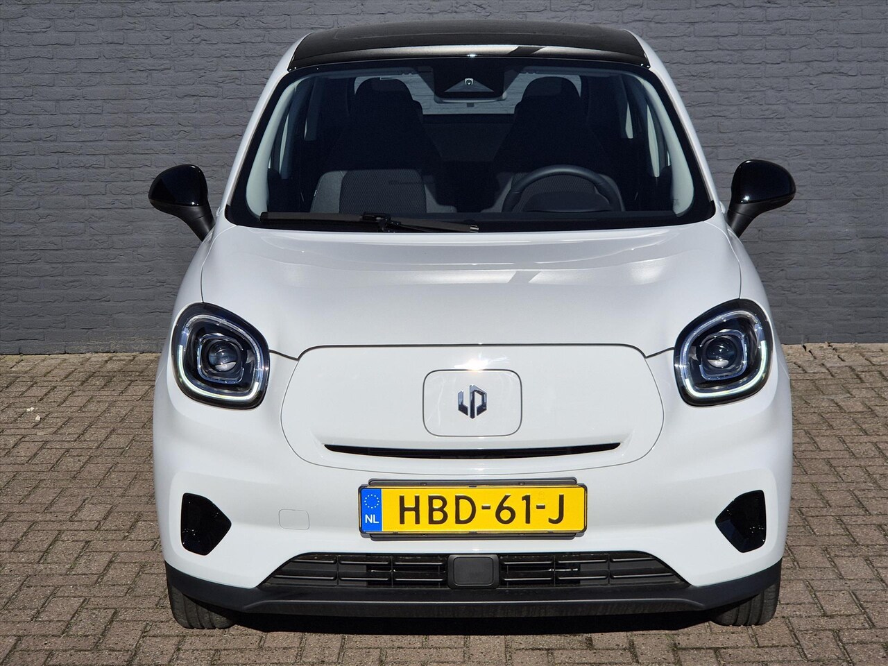 Leapmotor T03 - EV 37,3 kWh 95pk Design I Adaptive Cruise Control I Panoramadak I Achteruitrijcamera - AutoWereld.nl