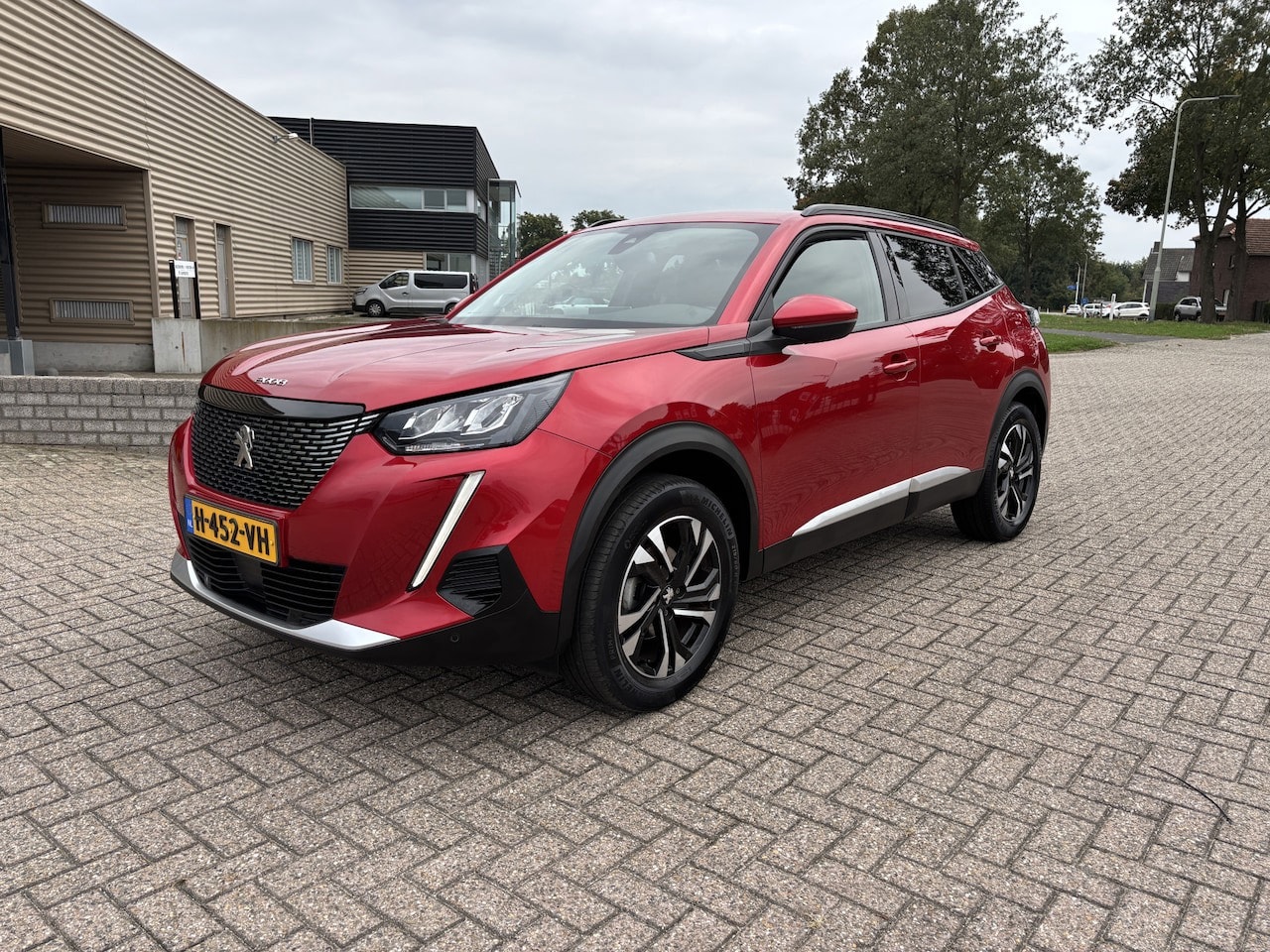 Peugeot 2008 - 1.2 PureTech Blue Lease Allure 1.2 PureTech Blue Lease Allure - AutoWereld.nl