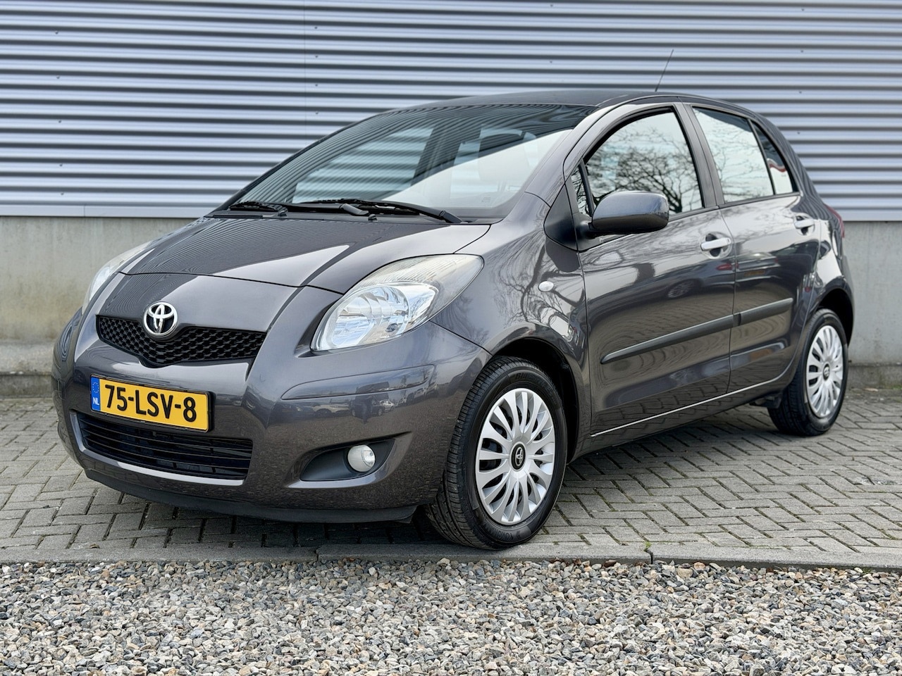 Toyota Yaris - 1.3 VVT-i Aspiration 1.3 VVTi Aspiration - AutoWereld.nl