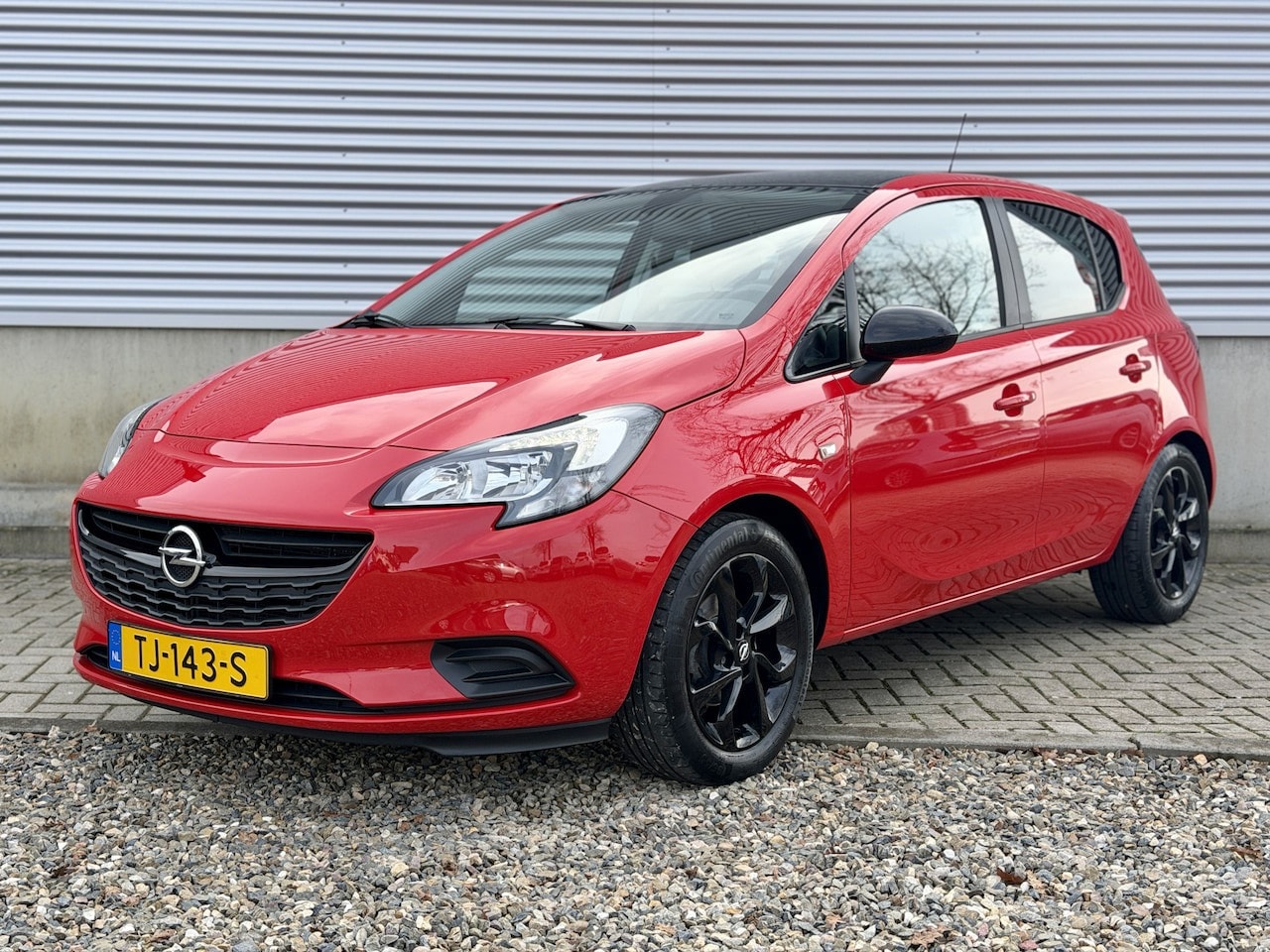 Opel Corsa - 1.4 Black Edition 1.4 Black Edition - AutoWereld.nl