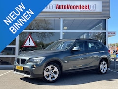 BMW X1 - sDrive18i Executive /Clima/Cruise/Trekhaak/APK 04-2027/