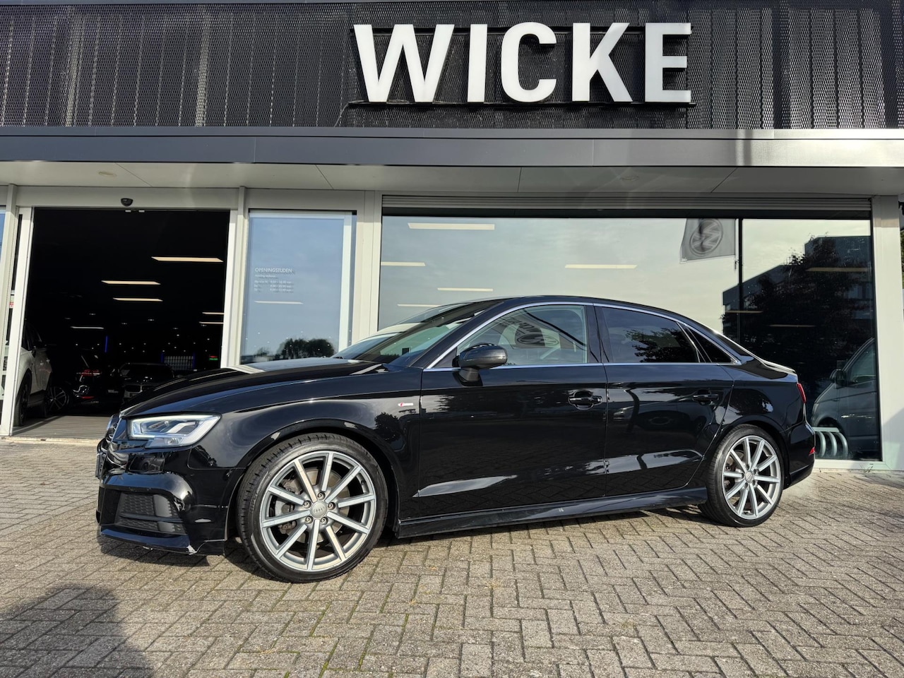 Audi A3 Limousine - 2.0 TFSI quattro Sport S Tronic Camera Navi S Line Stoelver. Led - AutoWereld.nl