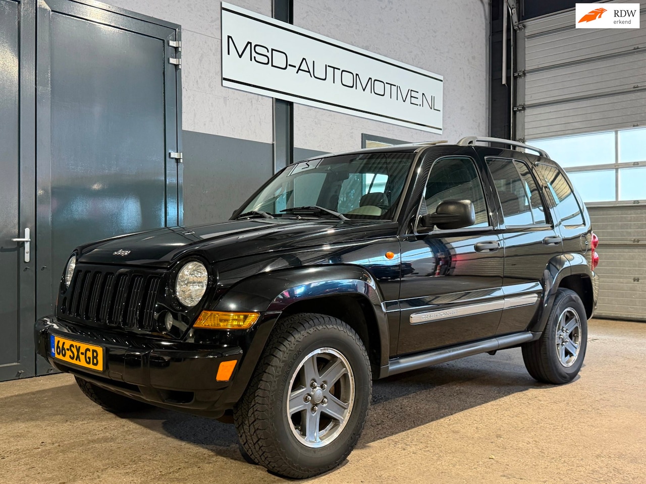 Jeep Cherokee - 3.7 V6 Challenger Limited Schuifdak Trekhaak Leren Bekleding NAP - AutoWereld.nl