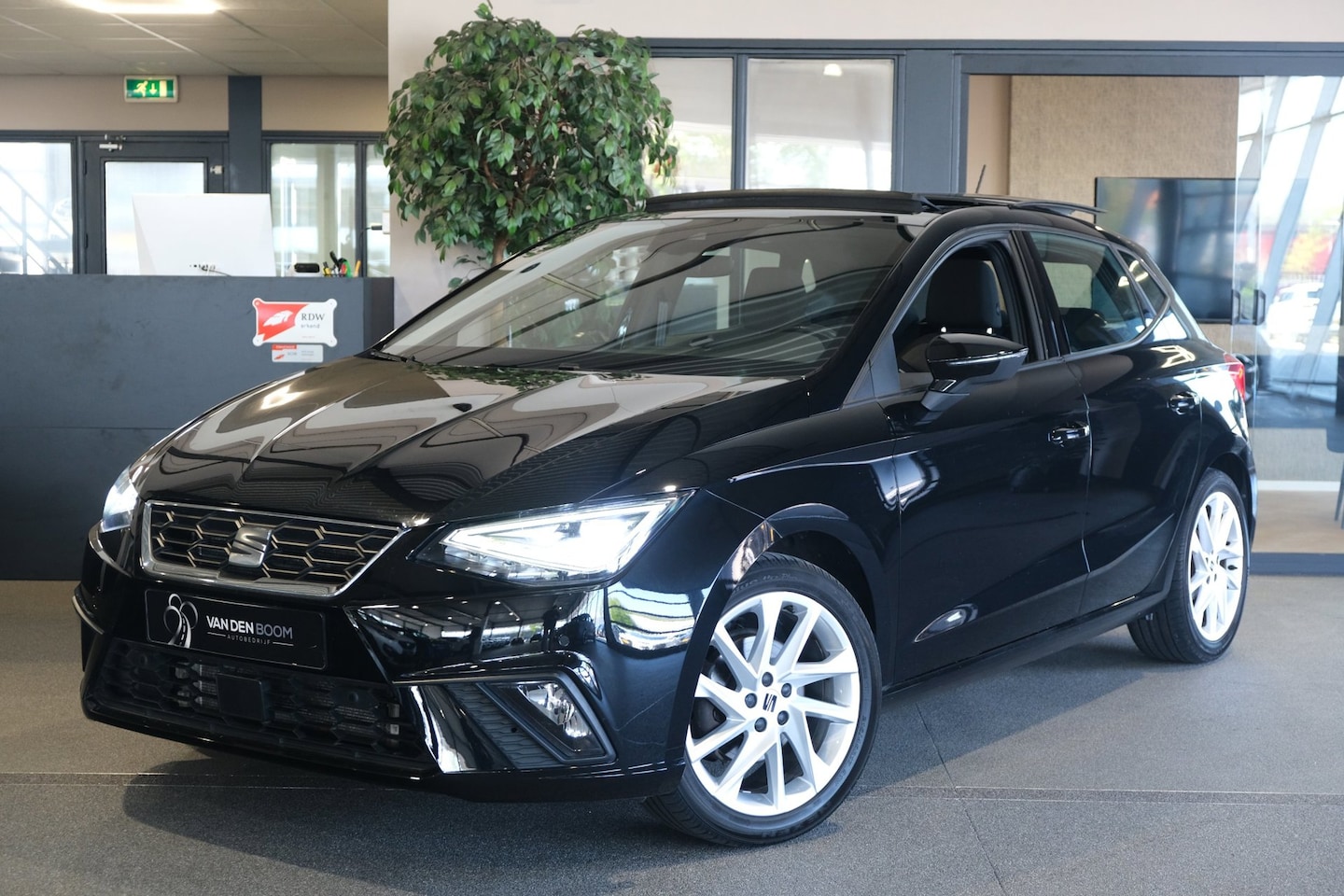 SEAT Ibiza - 1.0 EcoTSI FR DSG Facelift Pano Led Navi Cam Cruise Stoelverwarming - AutoWereld.nl