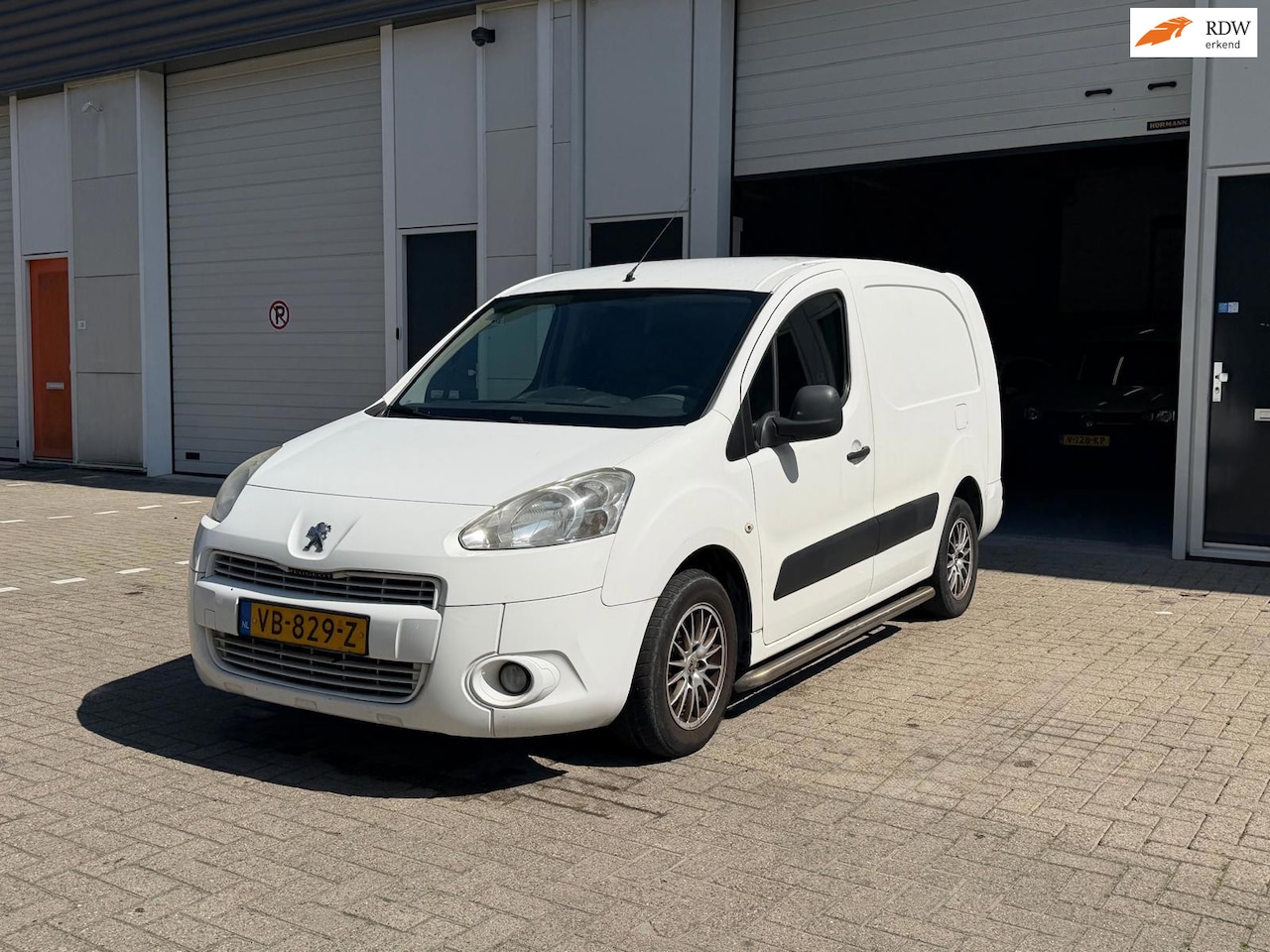 Peugeot Partner - 122 1.6 e-HDI L2 XR 122 1.6 e-HDI L2 XR - AutoWereld.nl