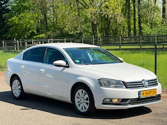 Volkswagen Passat - 1.6 TDI Comfortline Executive Edition Bluemotion