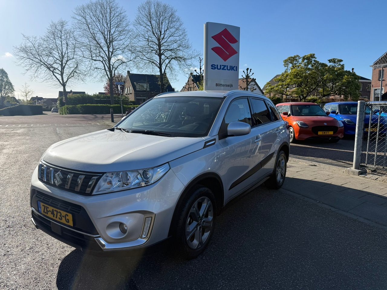 Suzuki Vitara - 112 PK Boosterjet Select AUTOMAAT // Trekhaak // Stootlijst // Goed onderhouden Vitara // - AutoWereld.nl