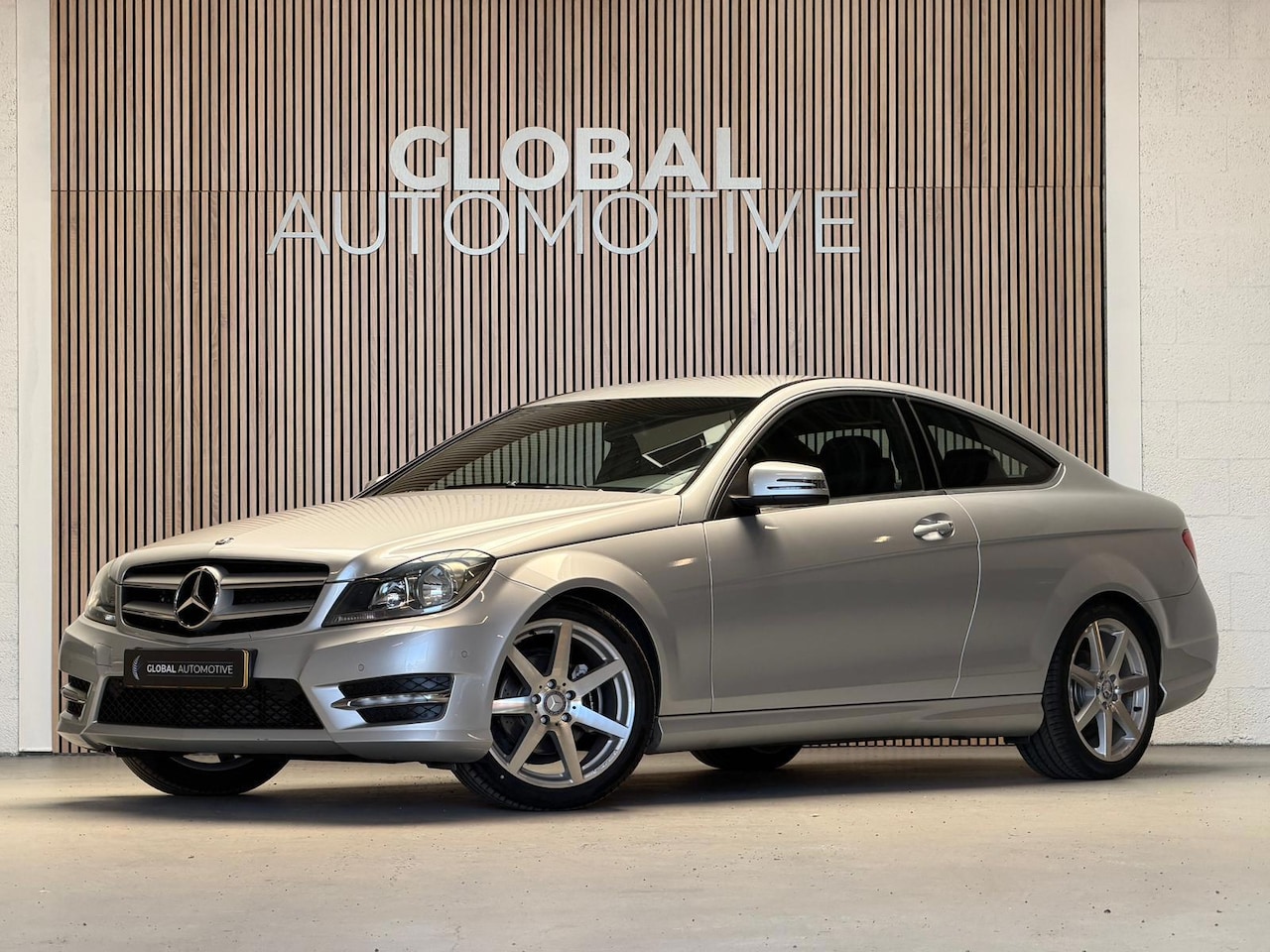 Mercedes-Benz C-klasse Coupé - 180 AMG - NAVI - CLIMATE - PDC - AutoWereld.nl