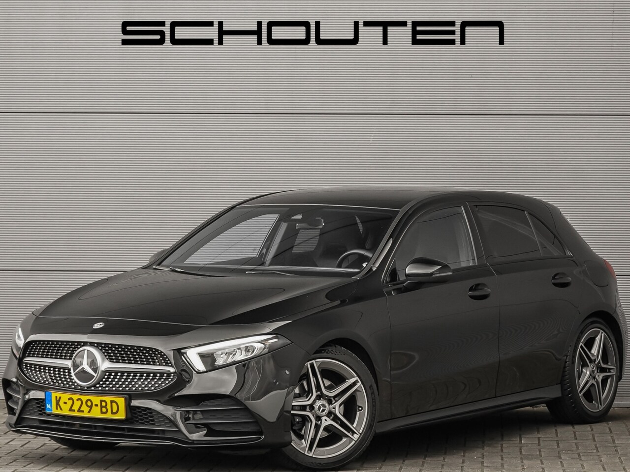 Mercedes-Benz A-klasse - 180 Business Solution AMG Camera CarPlay Black Pack 18" - AutoWereld.nl