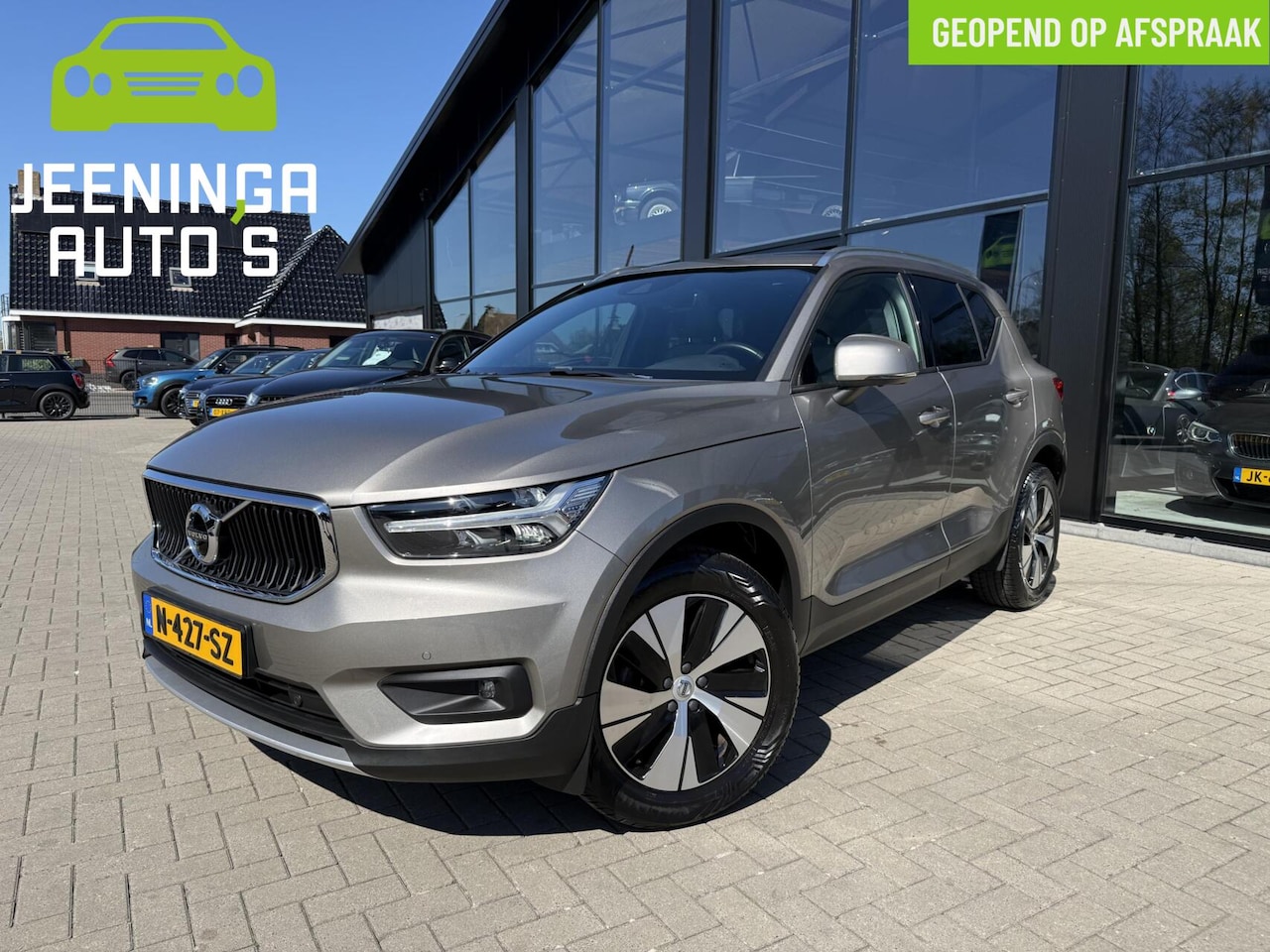 Volvo XC40 - T2 Momentum Business|ACC|Navi|Stoelverwarming|Elek.Trekhaak|360Camera - AutoWereld.nl