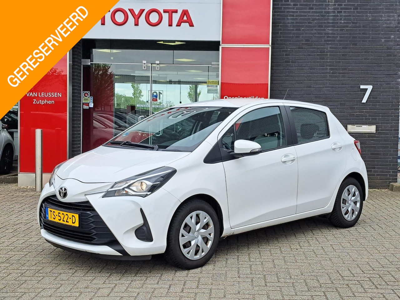 Toyota Yaris - ENERGY 5-DEURS PARKEERCAMERA SPEEDLIMITER CLIMATE-CONTROL LANE-ASSIST - AutoWereld.nl