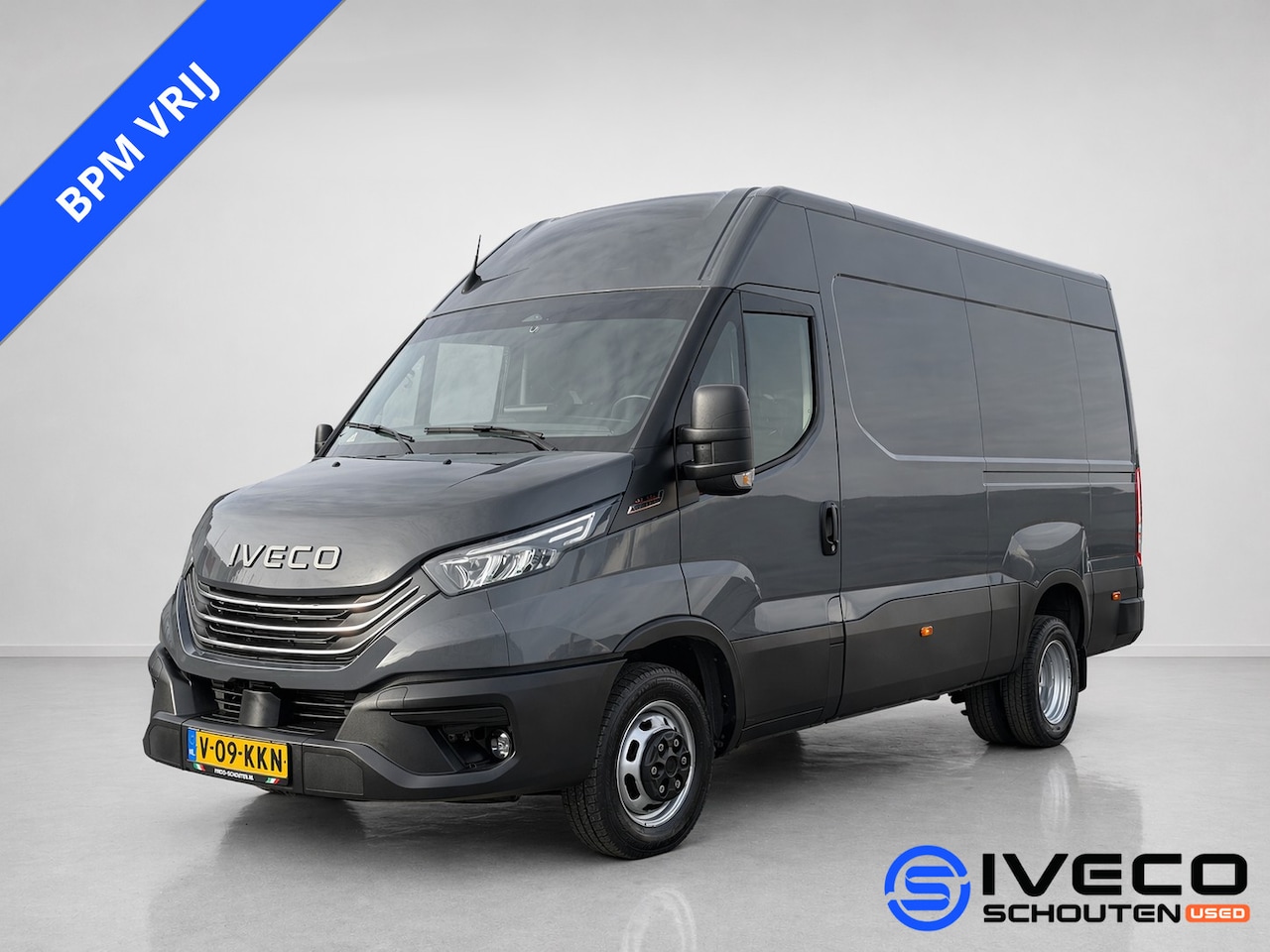 Iveco Daily - 40C18V A8 Cruise control • Dubbellucht • Automaat • W3520L L3H2 • 3.0L 176pk • Trekhaak • - AutoWereld.nl