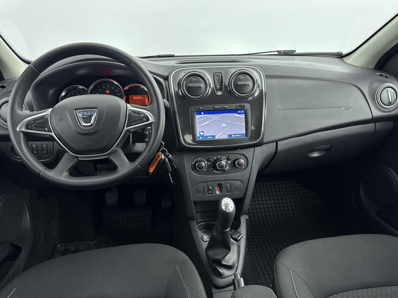 Dacia Sandero - 0.9 TCe Bi-Fuel Laureate 90PK | Trekhaak | Navigatie | Achteruitrijcamera | Airconditionin - AutoWereld.nl