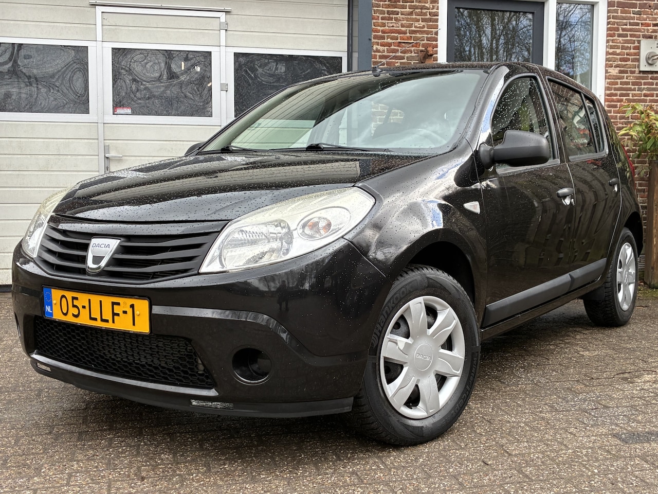 Dacia Sandero - 1.2 Ambiance '10 Airco Service Historie - AutoWereld.nl