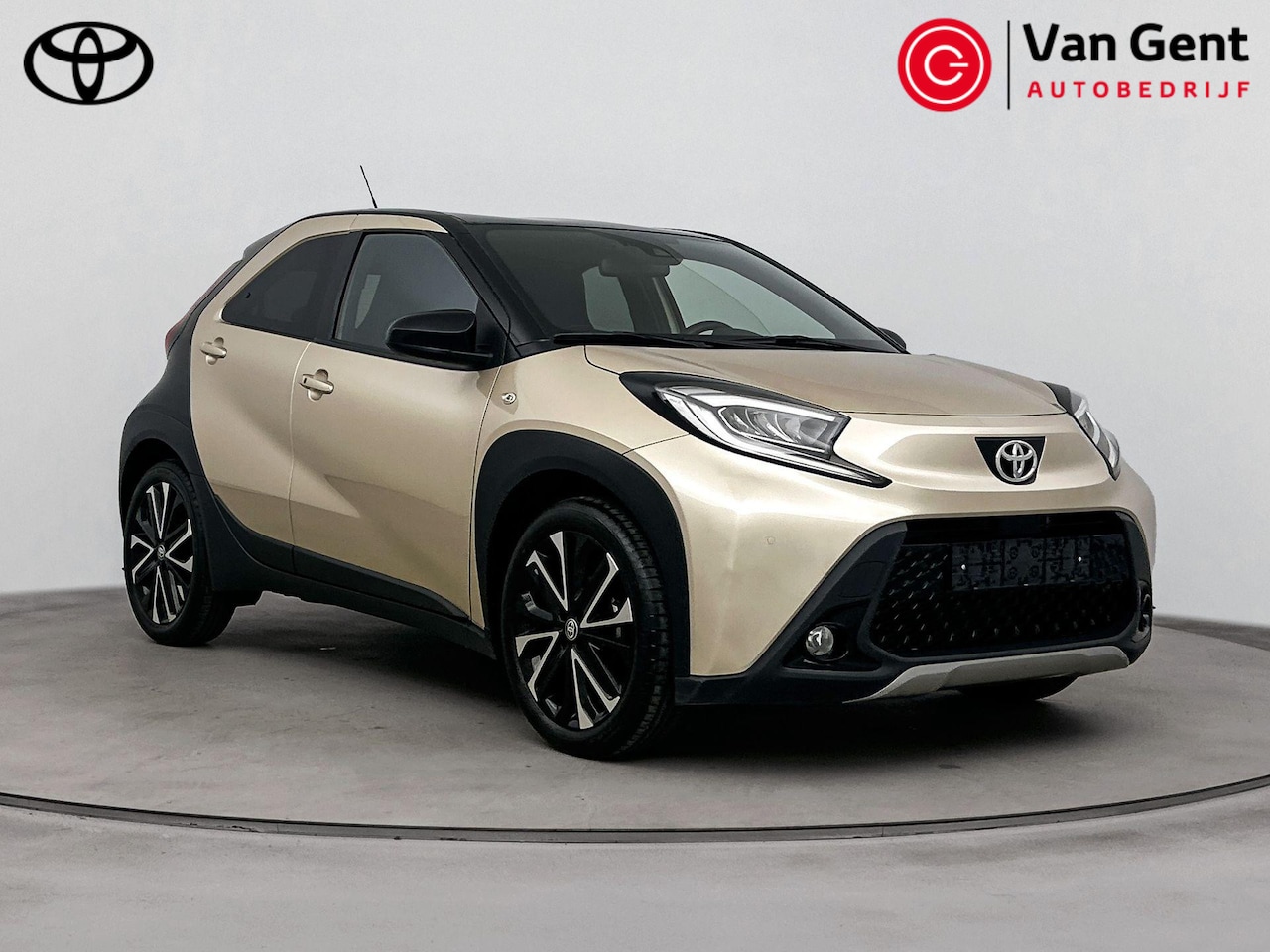 Toyota Aygo X - 1.0 VVT-i S-CVT Envy | Apple Carplay / Android Auto | LED | Adaptive Cruise | Clima | Park - AutoWereld.nl