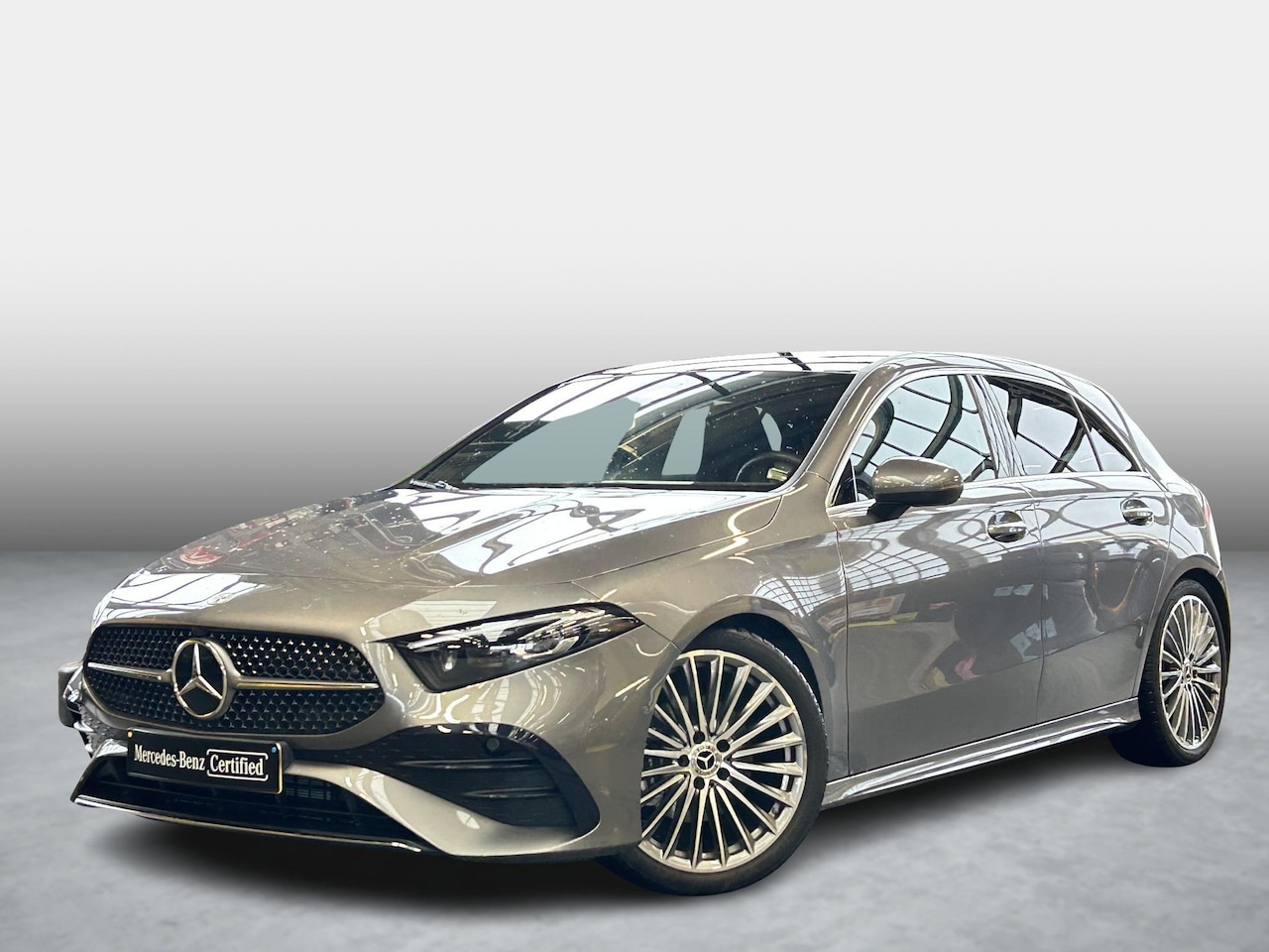 Mercedes-Benz A-klasse - 180 AMG Line | Panoramadak | MULTIBEAM LED Koplampen | Dodehoekassistent | Advanced Sound - AutoWereld.nl