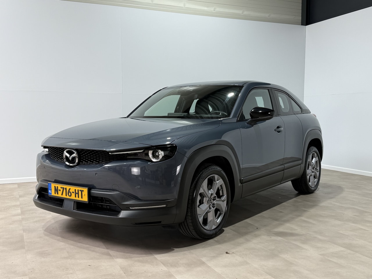 Mazda MX-30 - e-SkyActiv 145 Comfort 36 kWh - AutoWereld.nl
