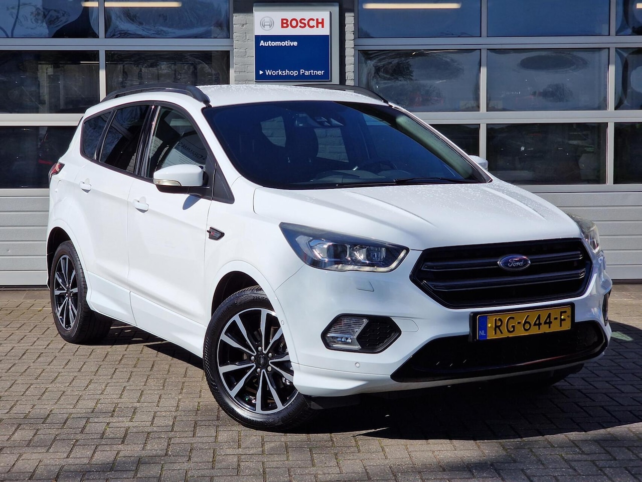 Ford Kuga - 1.5 EcoBoost ST Line|Trekhaak|ACC|Sony|Camera|PDC|Xenon|LED - AutoWereld.nl