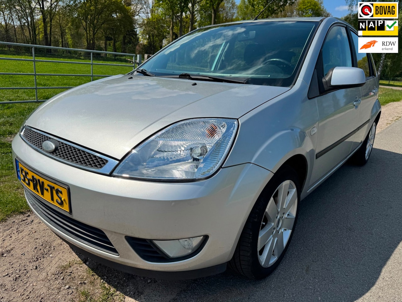 Ford Fiesta - 1.4-16V Futura keurig onderhouden met airco - AutoWereld.nl