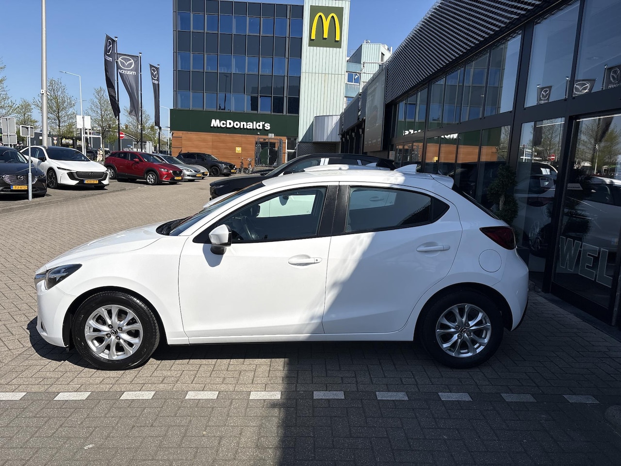 Mazda 2 - 1.5 Skyactiv-G Dynamic 1e Eigenaar / Volledig Dealer Onderhouden - AutoWereld.nl