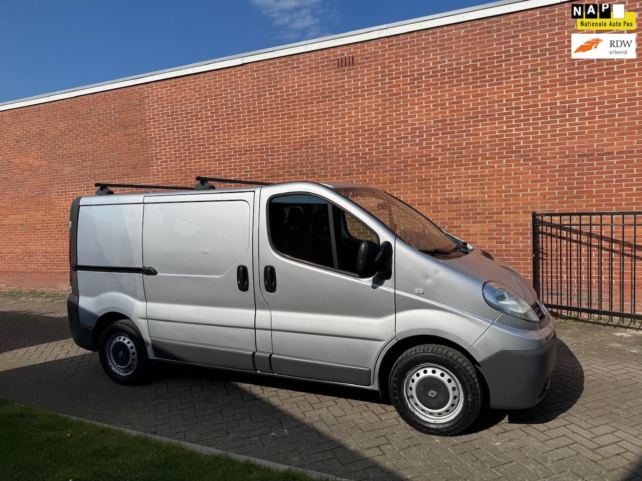 Renault Trafic - 2.0 dCi T27 L1H1 DC Eco Airco Cruise - AutoWereld.nl