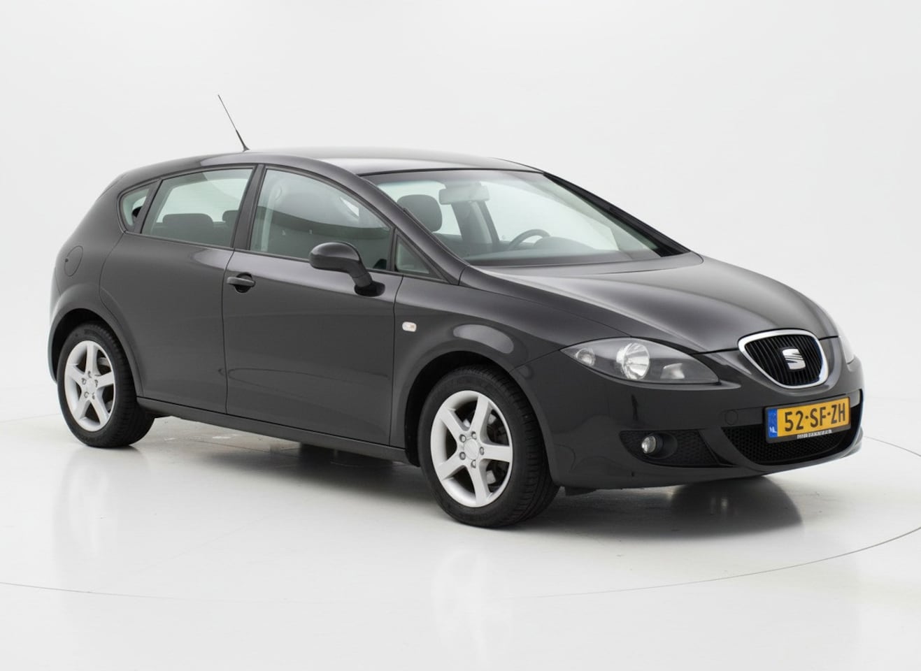 SEAT Leon - 1.6 Reference|Airco|Radio|Origineel NL - AutoWereld.nl