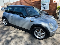 MINI Cooper - 1.6 Chili km. 152.469 nieuw apk