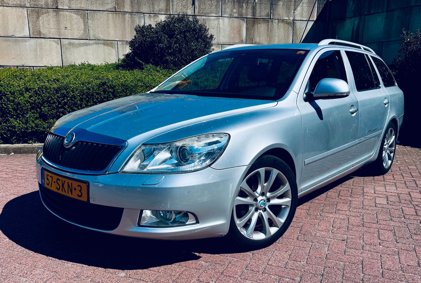 Skoda Octavia Combi - 1.2 TSI Elegance Business Line/ EXPORT /ZO Meenemen/ - AutoWereld.nl