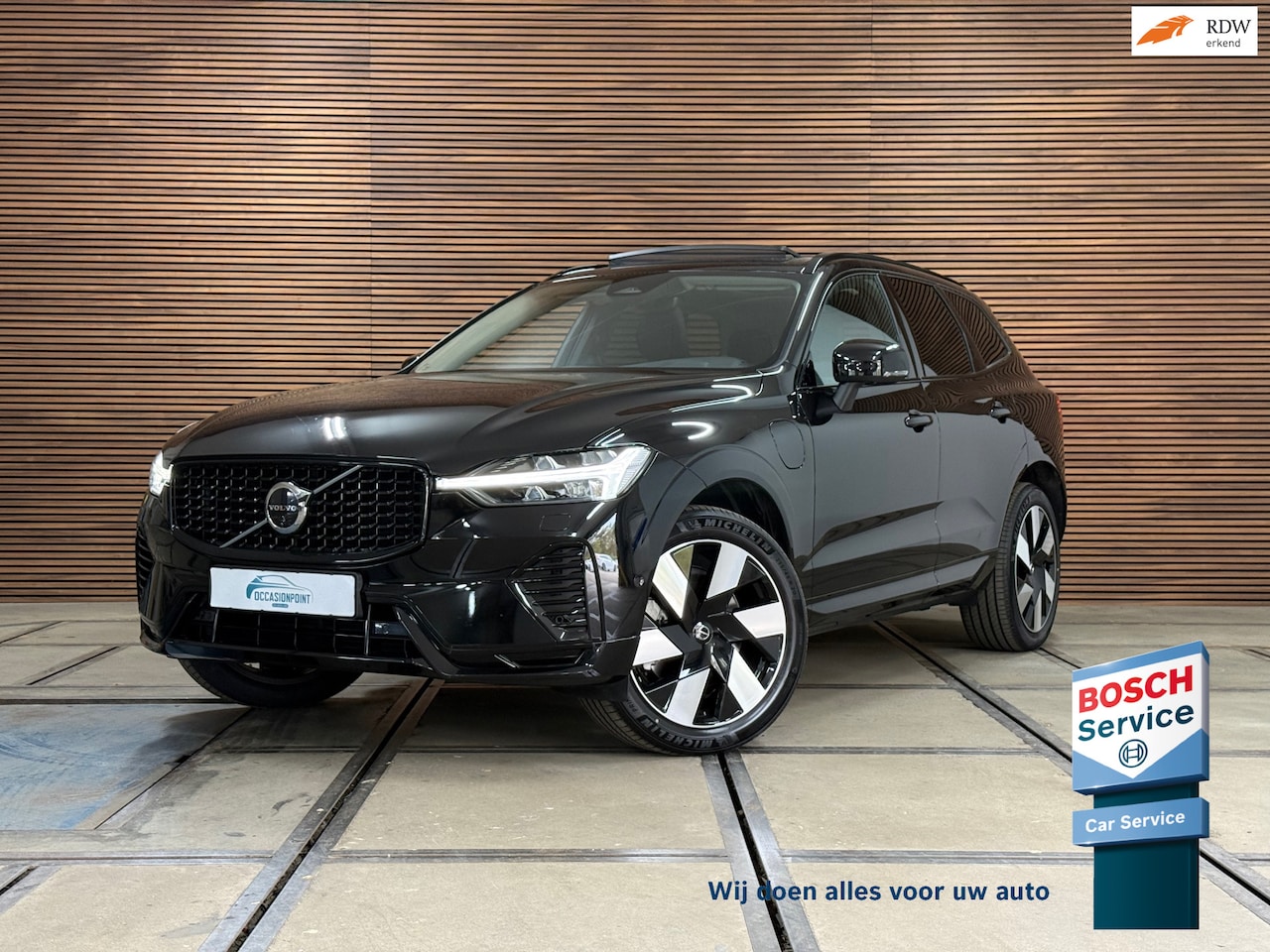 Volvo XC60 - 2.0 T6 Plug-in hybrid AWD Plus Dark | Pano | Winterpakket | Trekhaak elektrisch | 360 came - AutoWereld.nl