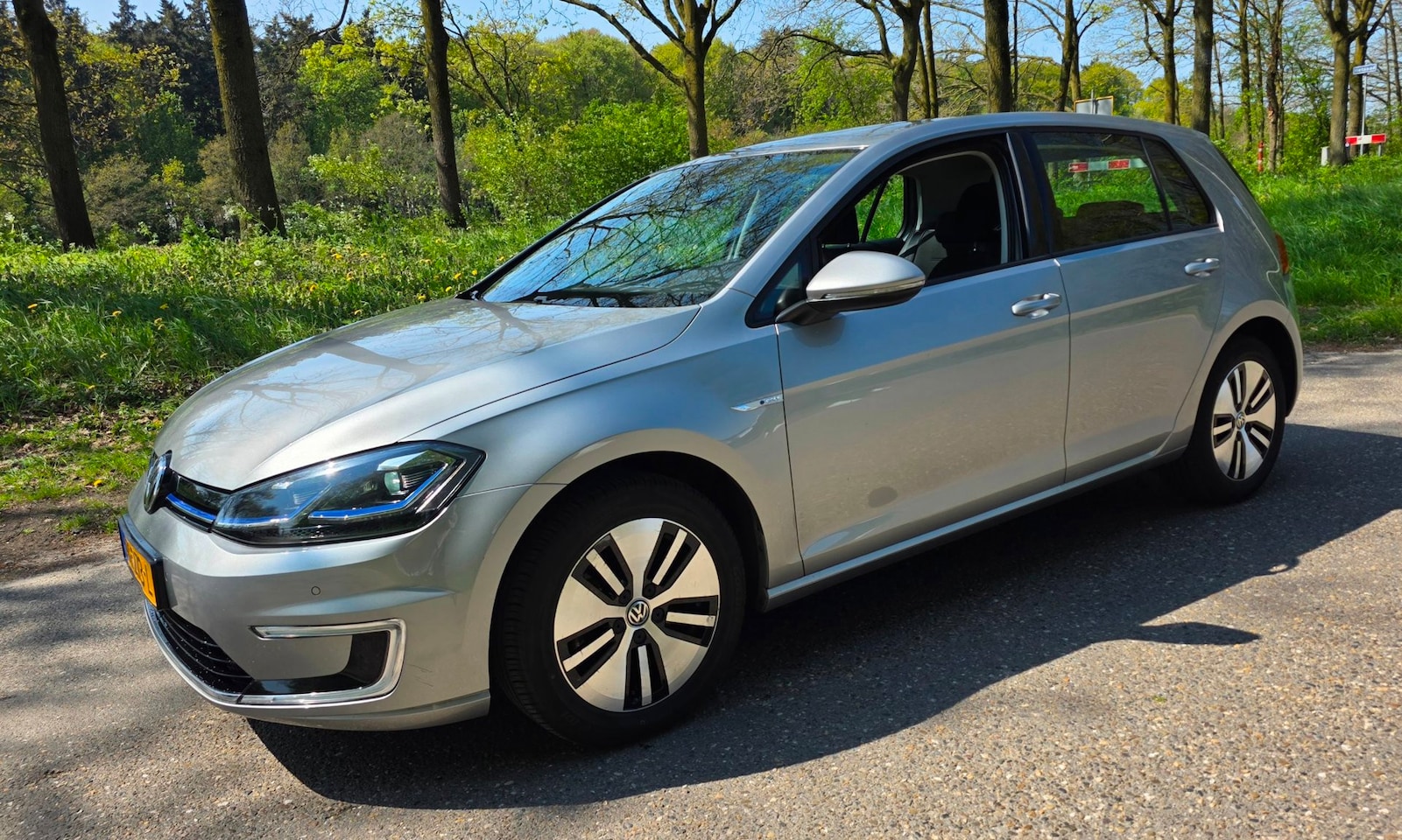 Volkswagen e-Golf - - NL Auto - Keurige staat - Rijdt perfect - AutoWereld.nl