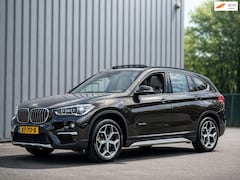 BMW X1 - XDrive25i Autom / Pano / HeadUp / Trekh / Goed onderhouden