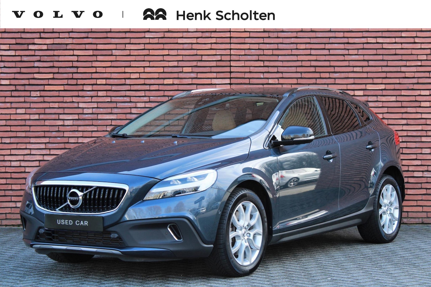 Volvo V40 Cross Country - T3 Polar+ Luxury | Trekhaak | Panoramadak | Cruise Control | Navigatie | Bluetooth Telefon - AutoWereld.nl