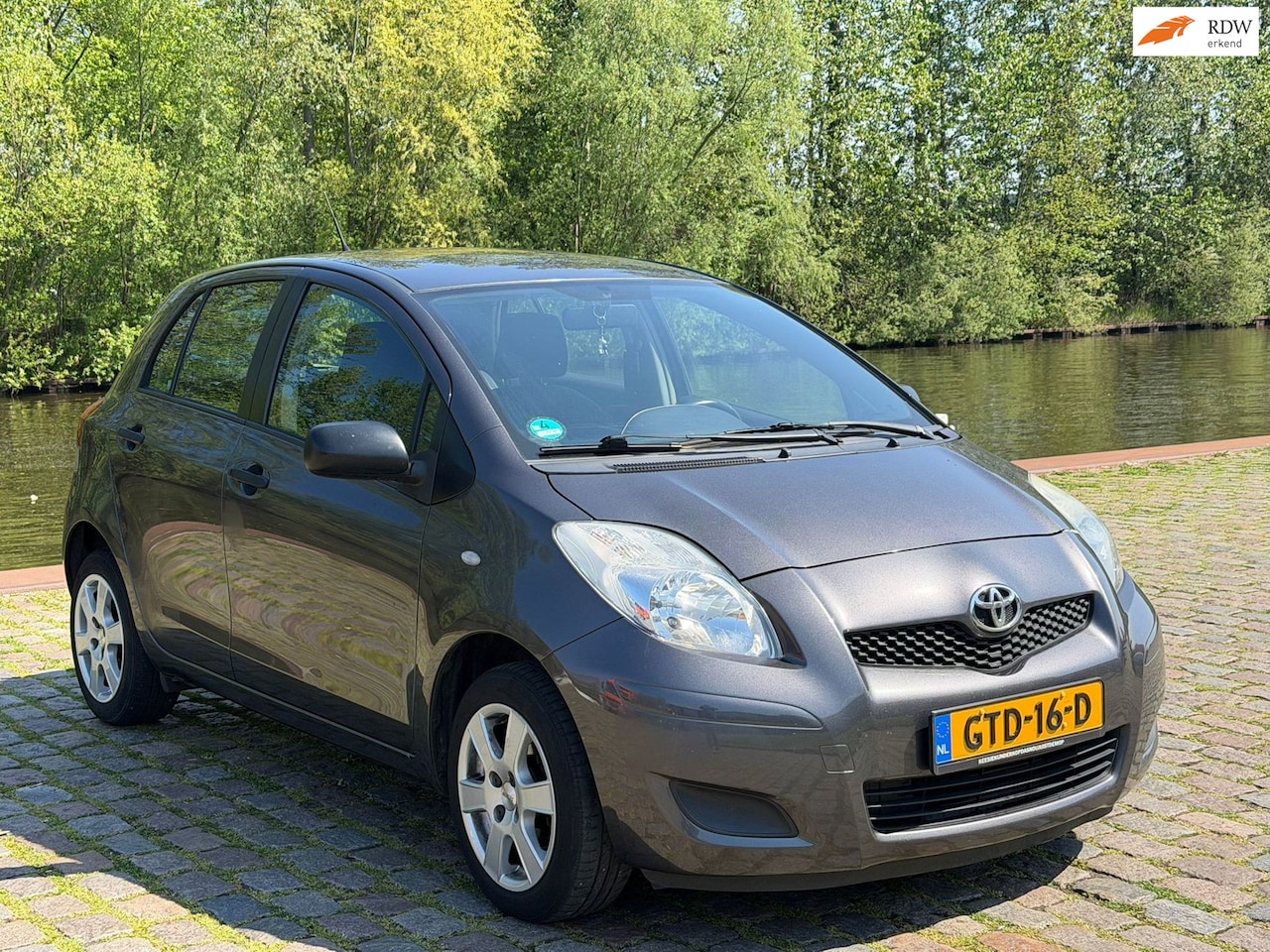 Toyota Yaris - 1.3 VVT-i Now Airco elektrische ramen cv op afs - AutoWereld.nl