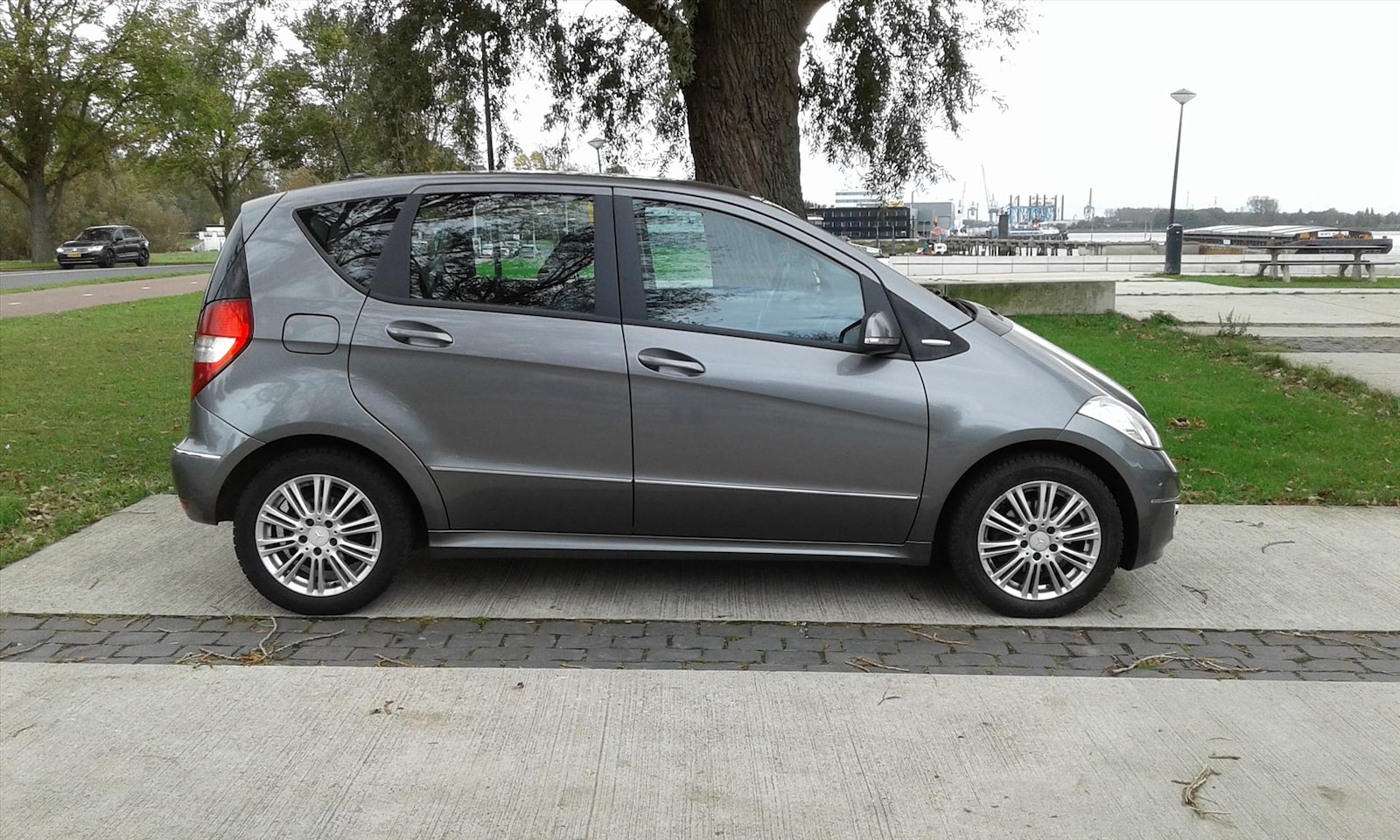 Mercedes-Benz A-klasse - A 180 CVT 5D