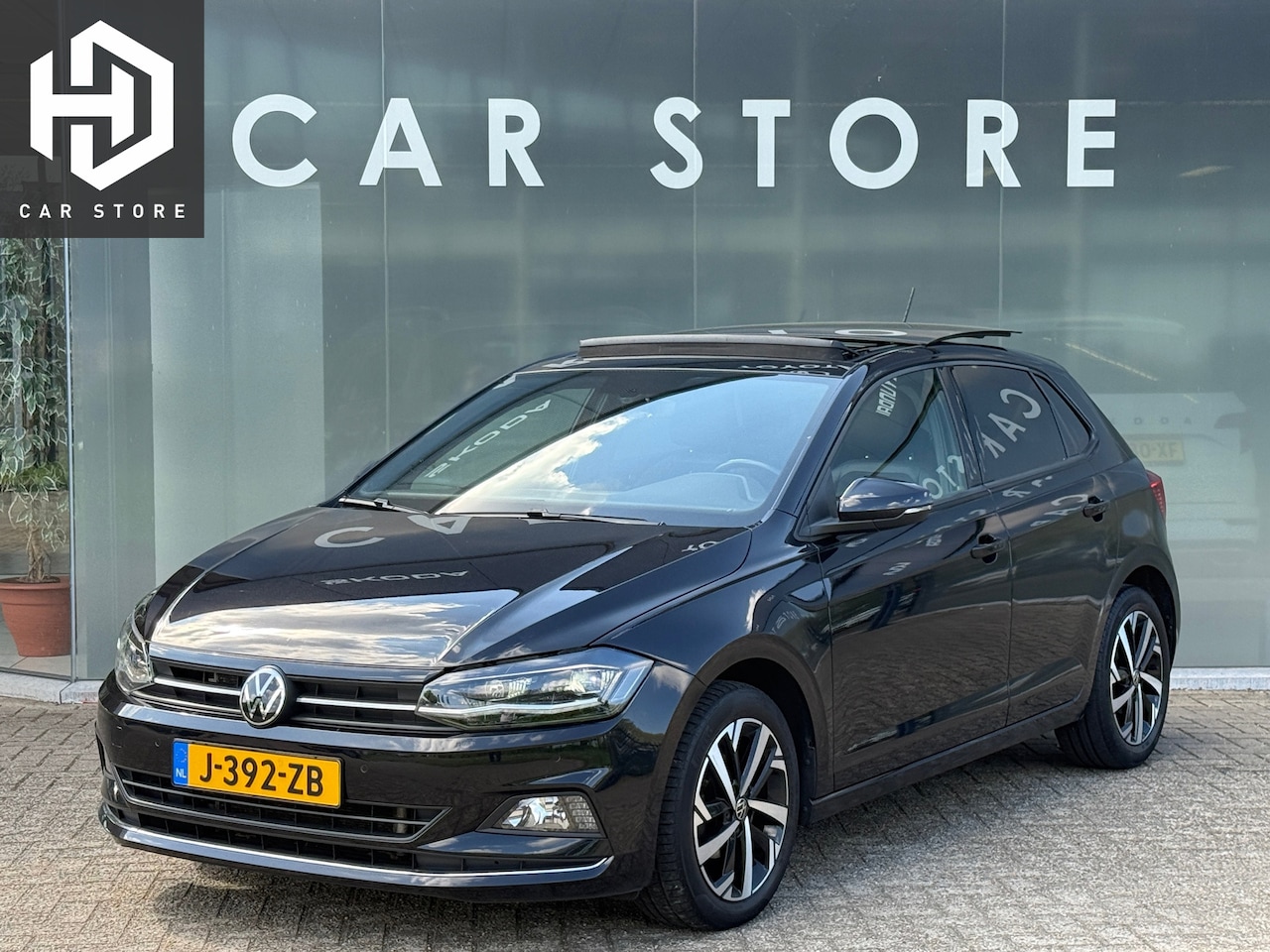 Volkswagen Polo - 1.0 TSI DSG Highline R-Line Pano|ACC|LED|PDC - AutoWereld.nl