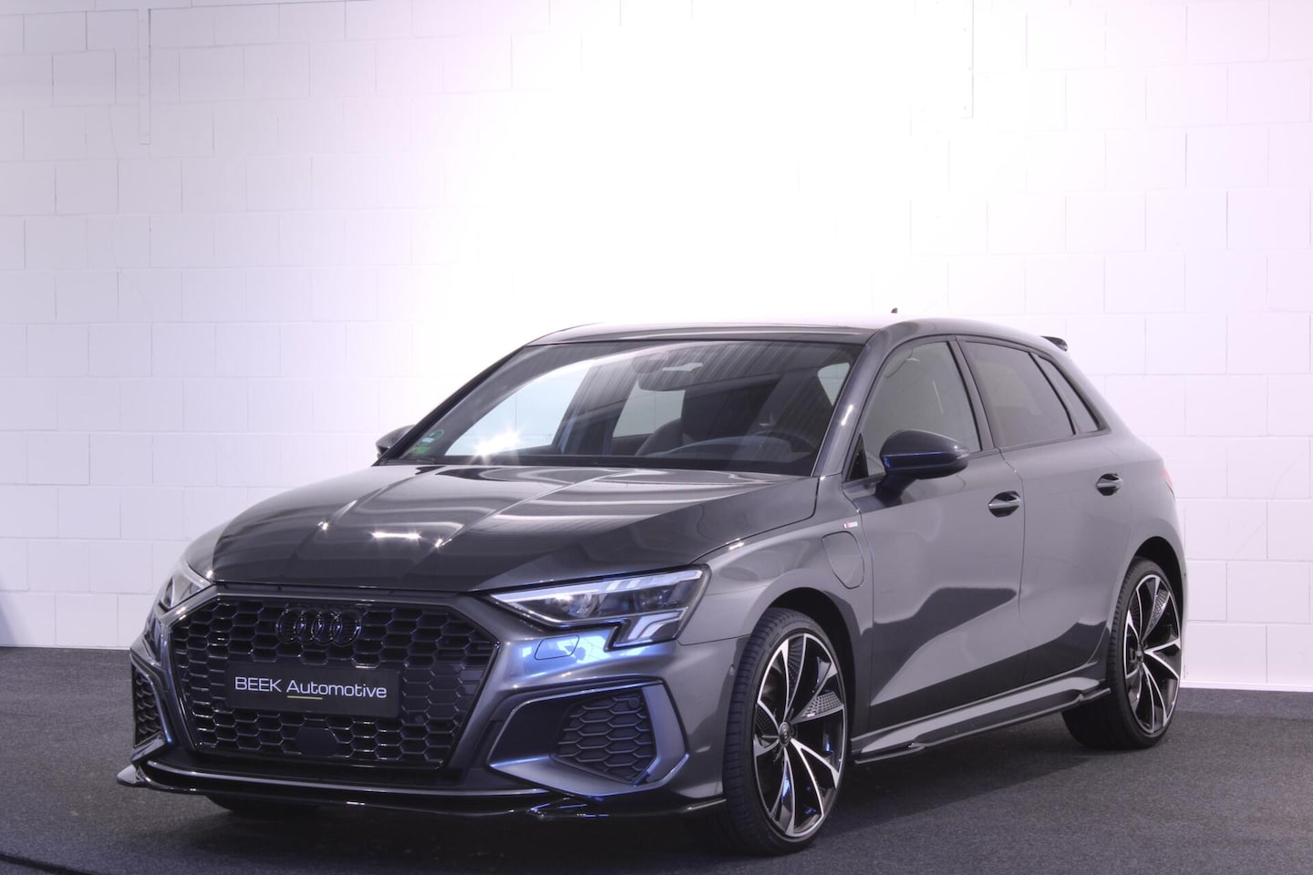 Audi A3 Sportback - 40 TFSIe | S Line | PANO | MAXTON | HuD | - AutoWereld.nl