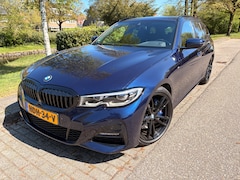 BMW 3-serie Touring - 330i High Executive Edition BMW G21 330i Touring 137dkm 258pk Tansanitblau II met. M pakket