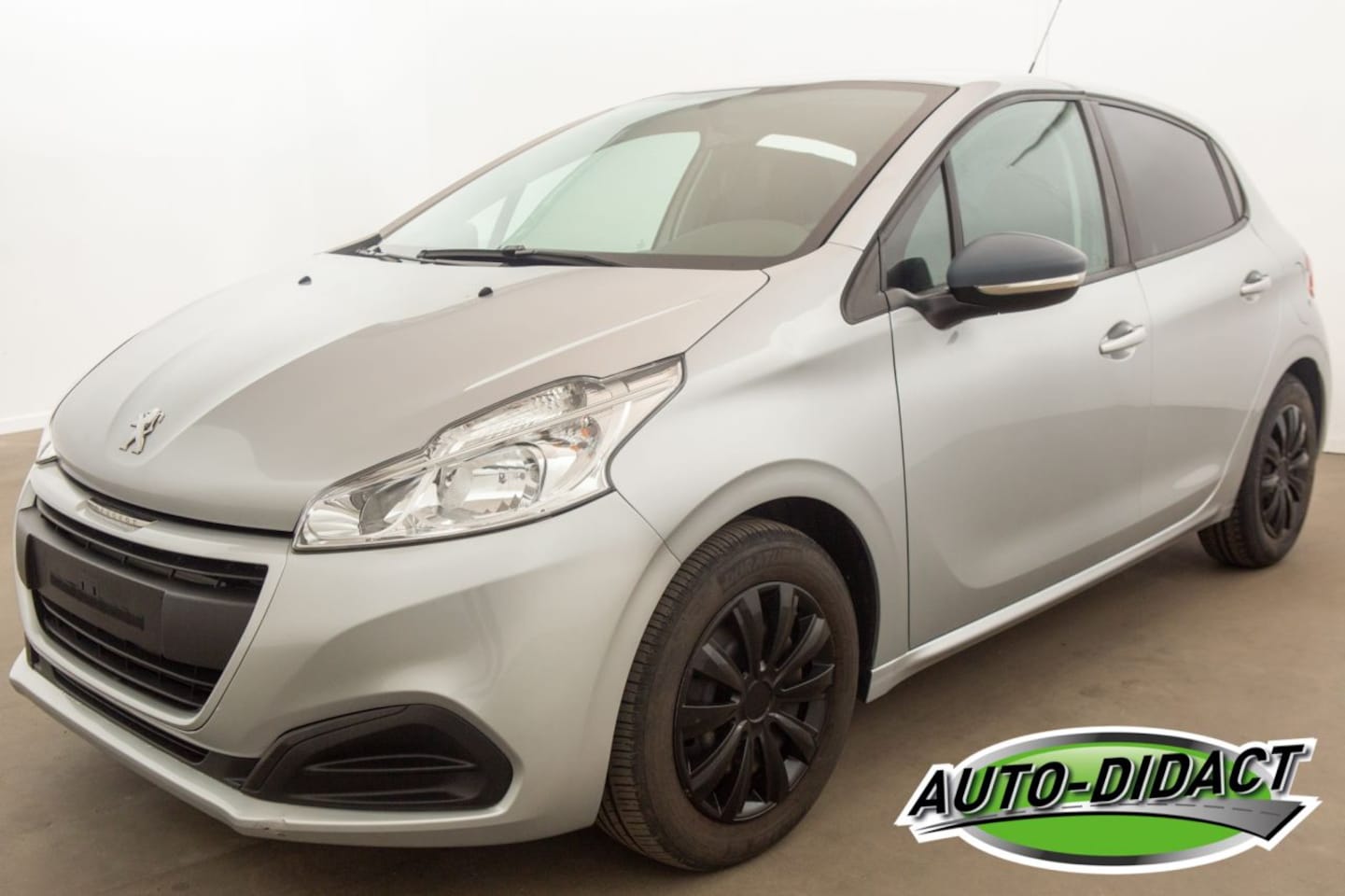 Peugeot 208 - 1.2 Like Airco 50kw 78.284 km CARPAS - AutoWereld.nl