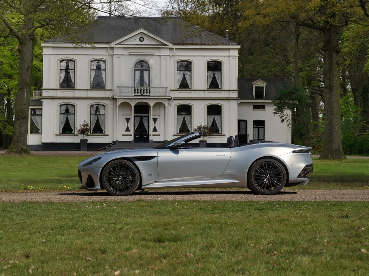 Aston Martin DBS Volante - 5.2 V12 Superleggera 5.2 V12 Superleggera - AutoWereld.nl