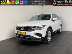 Volkswagen Tiguan - 1.5 TSI Life Business.Trekhaak