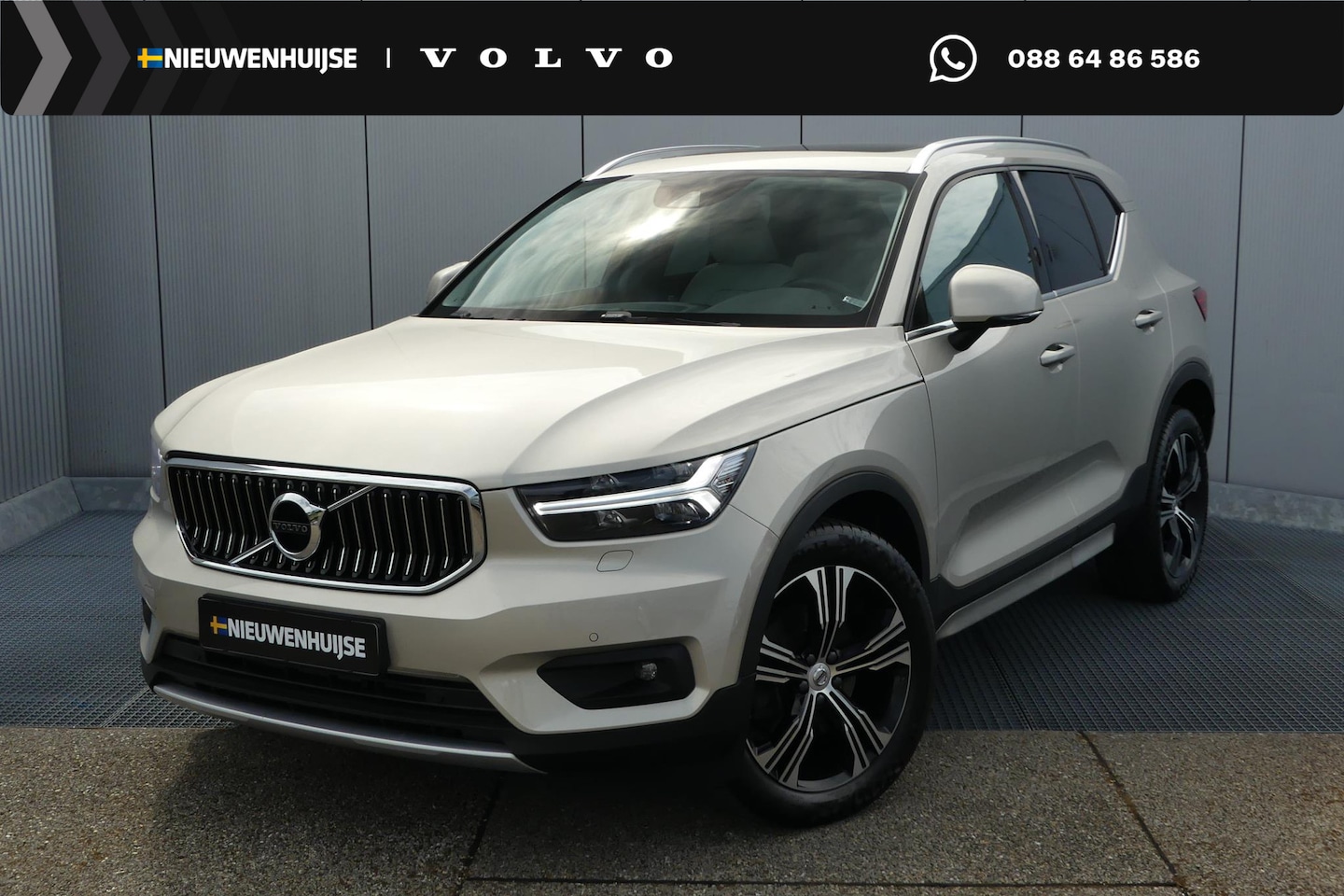 Volvo XC40 - 2.0 T4 AWD Inscription | Trekhaak | Harman Kardon Audio | Four-C adaptief onderstel | Pano - AutoWereld.nl