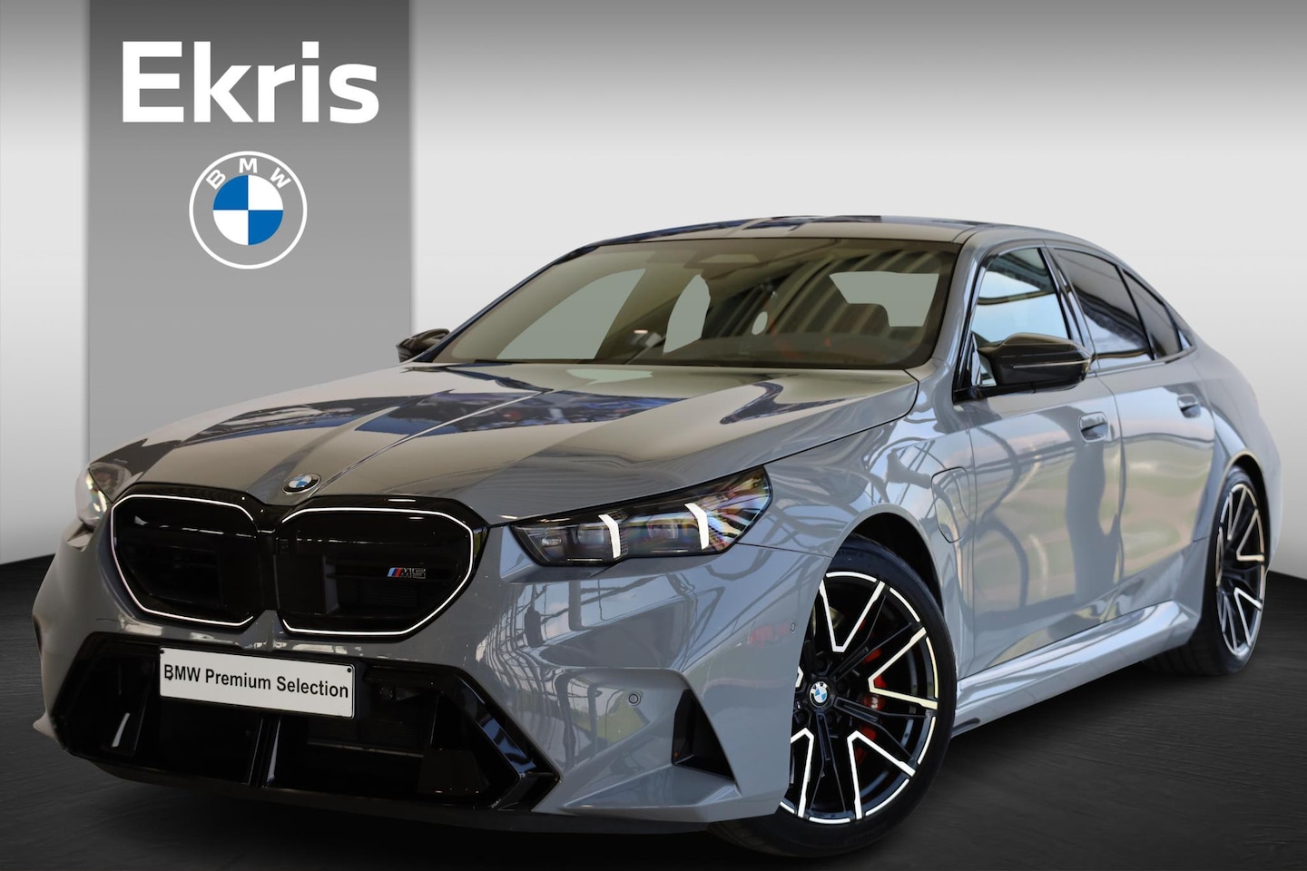 BMW M5 - Sedan | Carbonpakket | Driving Assistant Professional | Bowers & Wilkins Sound System | El - AutoWereld.nl
