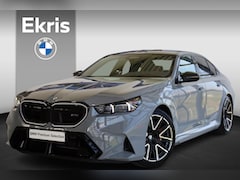 BMW M5 - Sedan | Carbon Exterieurpakket | Driving + Parking Ass. Prof. | Bowers & Wilkins | Alcanta