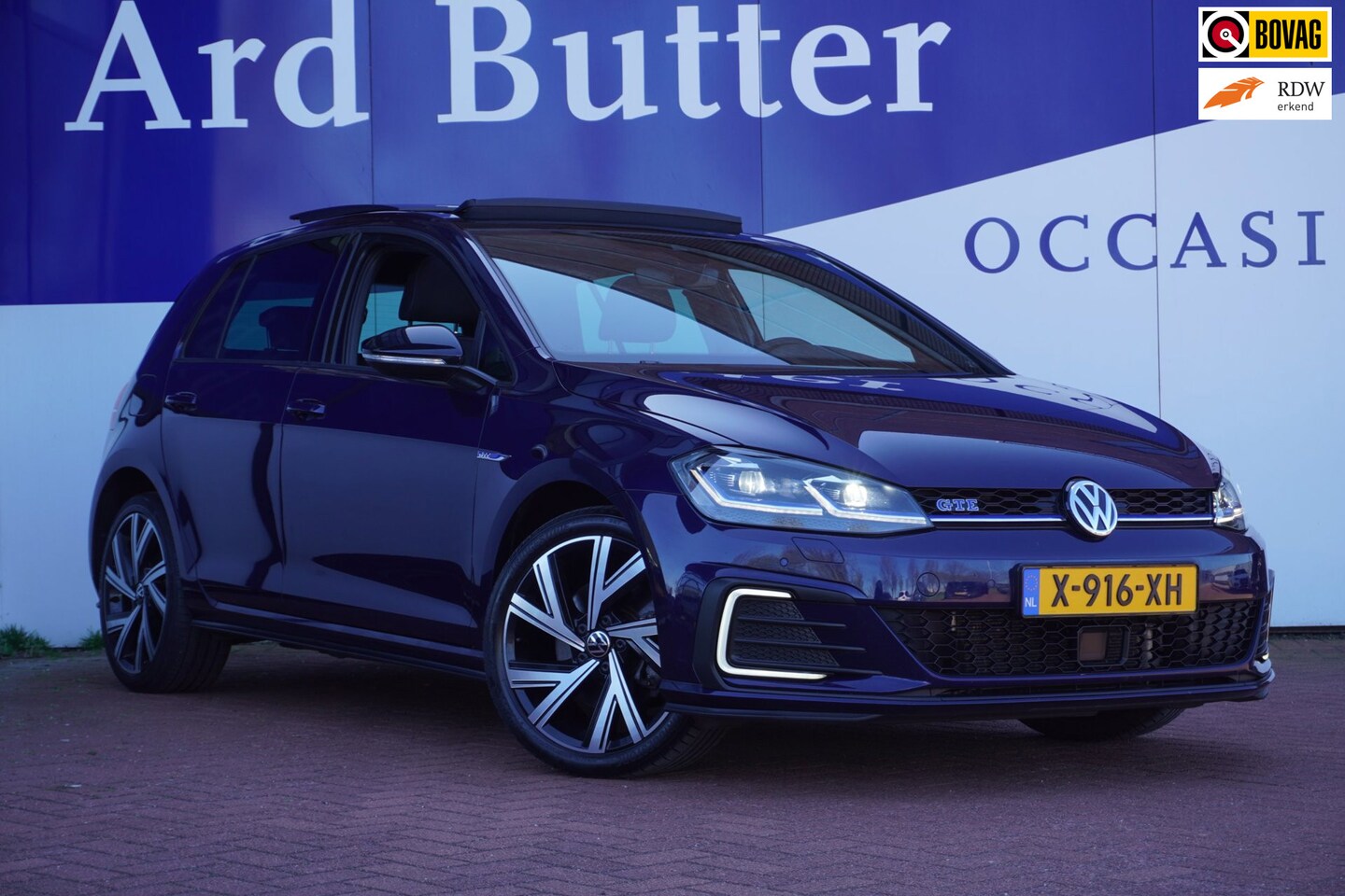 Volkswagen Golf - 1.4 TSI PHEV GTE+vitrual+Led+Pano-dak+navigatie+camera+stoel- verw+18"lmv+2 X oplaadsnoere - AutoWereld.nl