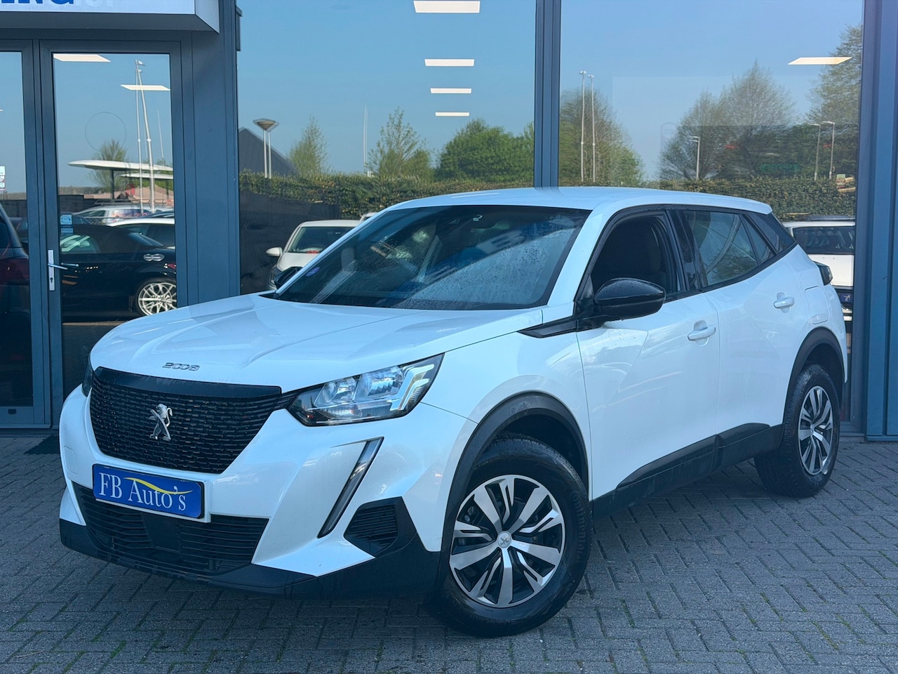 Peugeot 2008 - 1.2 PureTech Active Pack Airco Navi Cruise - AutoWereld.nl