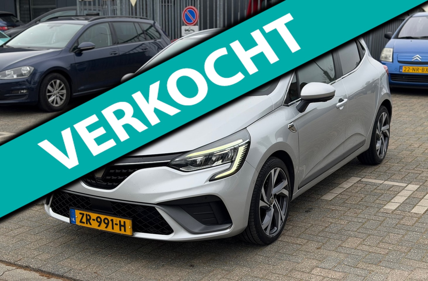 Renault Clio - 1.3 TCe R.S. Line | Keyless | 360-Camera | Carplay | Onderhoudsboekje | Navi | Cruise | Cl - AutoWereld.nl